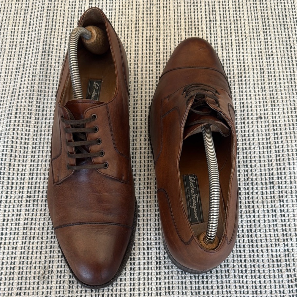 Salvatore Ferragamo Brown Leather Oxfords! Good shape! Will go fast!
